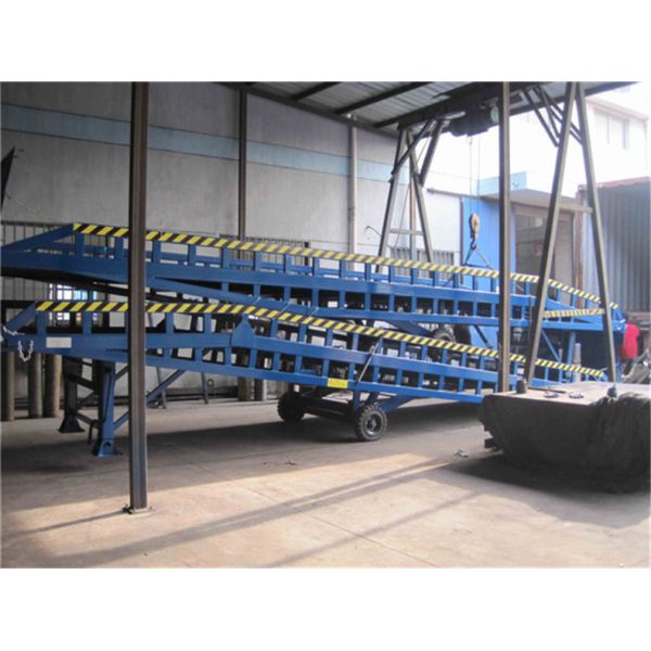 Mobile Hydraulic Adjustable Container Loading Ramps with 0.9m - 1.8m Lifting Height