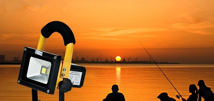 IP65 Emergency outdoor Rechargeable Led Flood Light IP65 Waterproof With high quantity