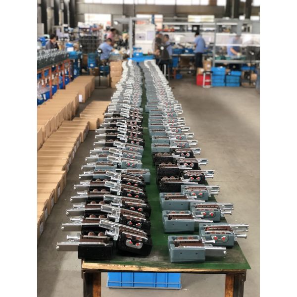 Electronic Safety Gear for Passenger Elevators with 10mm Guide Rails, Power-failure Operation, and ≤0.63 M/S Rated Speed