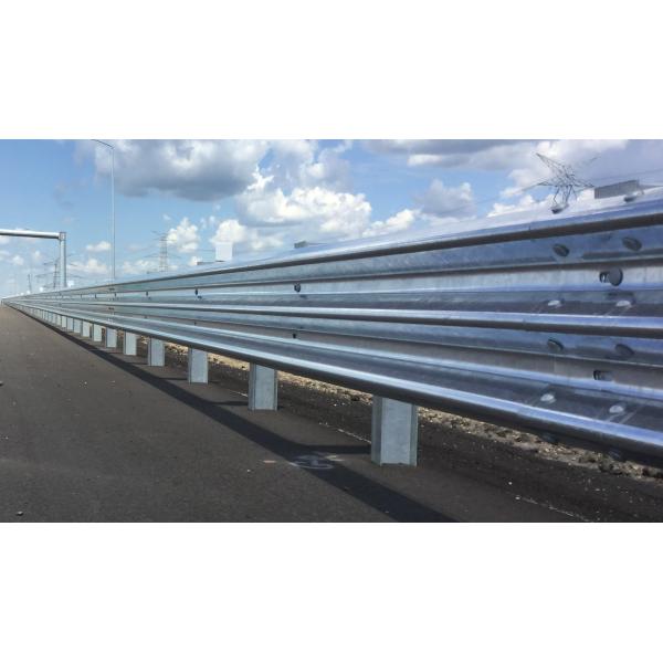 Q355B Steel Guardrail Anti Collision Highway Guardrail Safety Barriers