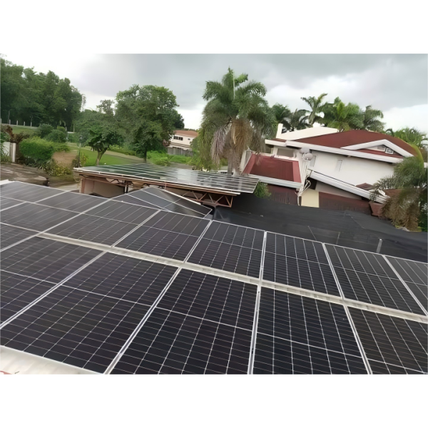 All-in-one vertical stackable solar storage system with 5kWh Lifepo4 lithium batteries for smart and scalable home energy solutions.
