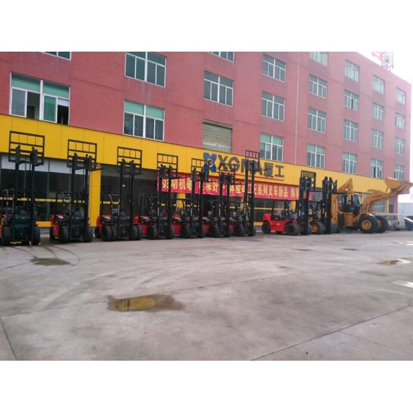 Pneumatic Tire Diesel Operated Forklift , Forklift 3 Ton Lower Consumption
