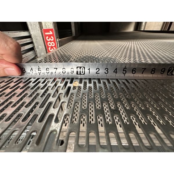 0.8mm Thick Galvanized Anti Slip Safety Perforated Grating Fence Partition