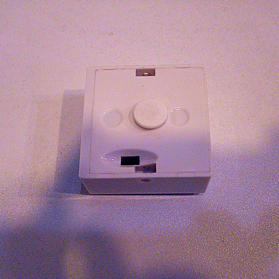 Solar power vibration magnetic contact alarm with rechargeable Li-Ion backup batter