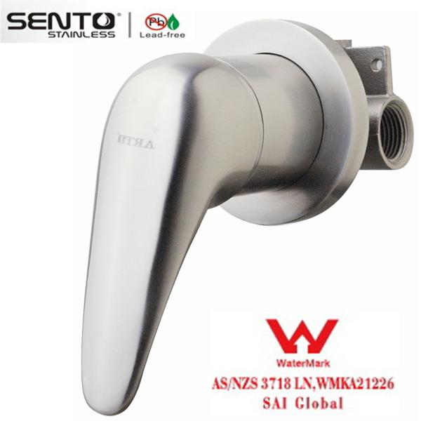 Single handle shower mixer with watermark
