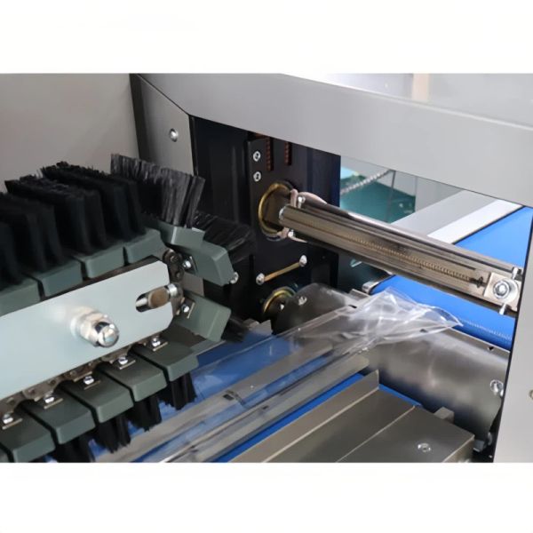 2.6KW Pillow Type Packing Machine Back Sealing Soap Packaging Machine 220V