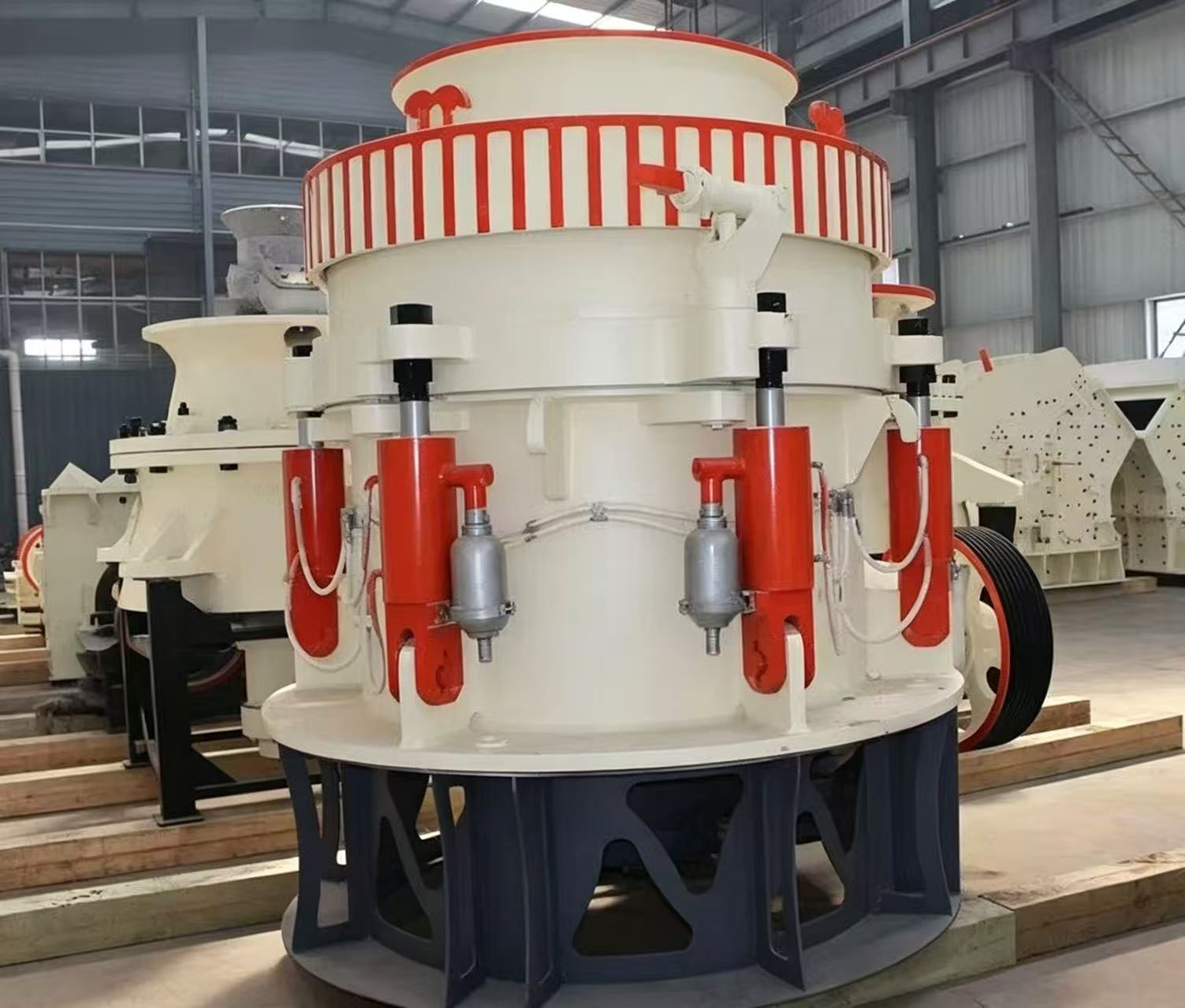 High Capacity Hydraulic Cone Crushing Machine For Crushing High Hardness Ores And Rocks