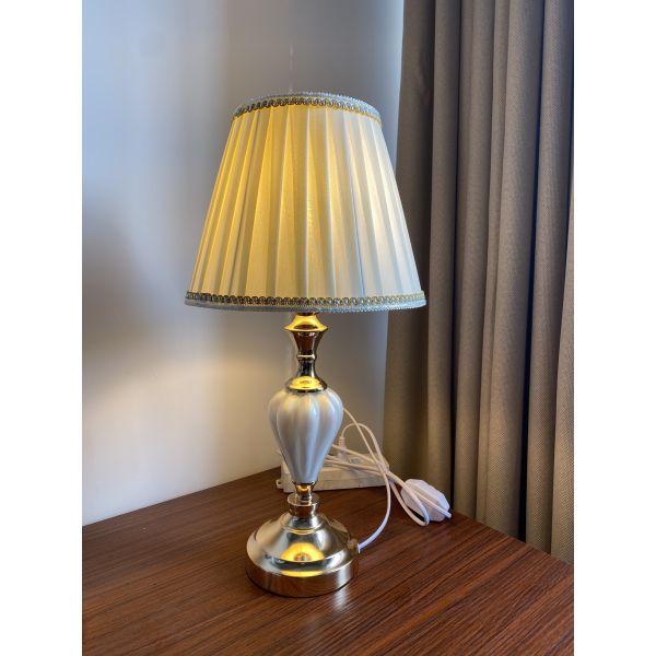 Retro LED Table Lamp Creative Dimmable Hotel/Study/Bedside Lamp Luxury Hotel Decorative Table Lamp