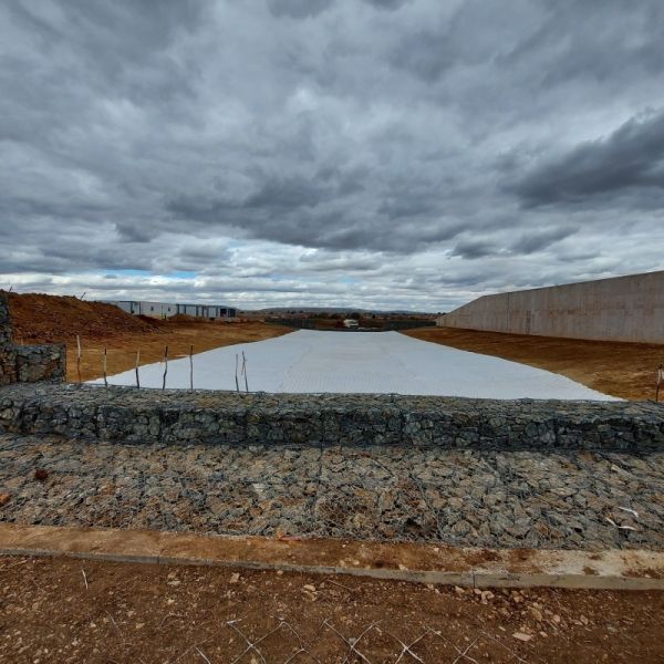 High Strength UV Resistant Gabion Bags Polyethylene Geobag For Flood Control