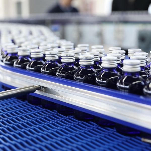 Piston Type Servo Motor Driven Glass Bottle Ropp Cover Filling Machine Featuring PLC Control System for Production Lines