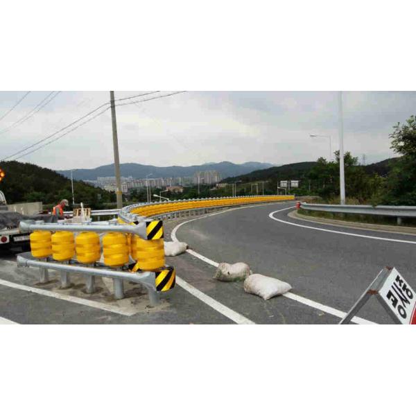 Highway Rotating Guardrail Rolling Guardrail Barrier Anti Collision Isolation Guardrail