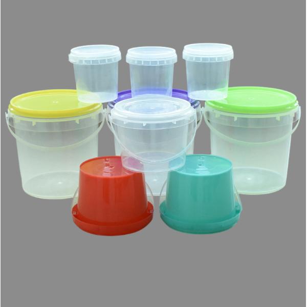Easy-opening plastic bucket for storing ice cream transparent and freezer-friendly