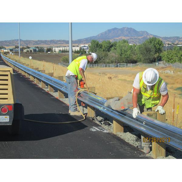 Q235 Q345 Galvanized Steel Three Bend Guardrail for Outdoor Security Durable Material