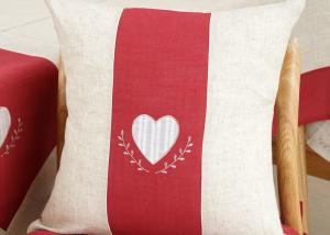 China Custom Embroidered Decorative Throw Pillow Covers 100% Linen Heart Pattern on sale