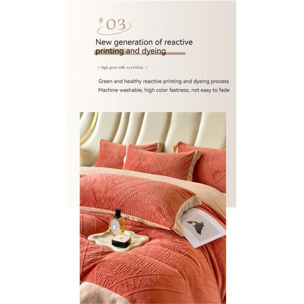 100% Polyester Fabric Winter Bedding Set Design with Luxury Bed and King Size Comforter