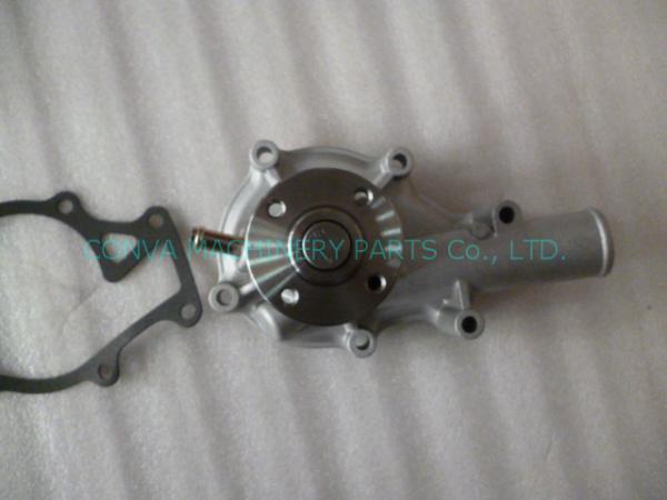 Quality Kubota D1105 Water Pump Engine Parts , Mechanical Water Pump High Strength for sale