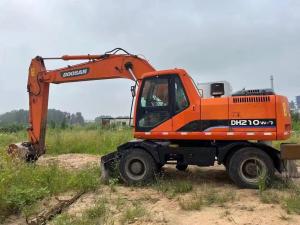 China Doosan DH210W Wheel Excavator With Superior Performance Easy Operation on sale