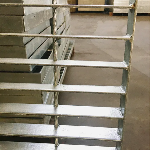 Rust-Proof Galvanized Serrated Steel Grating for High Strength and Non-Slip Applications