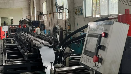 Slotted Shelf Racking Pallet Roll Forming Machine For Distribution Centers