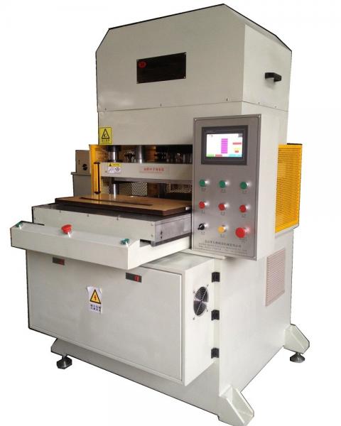 Quality kiss cutting machine DP650P PLC control automatic kiss cutting adhesive foam, Polarizer film machine for sale