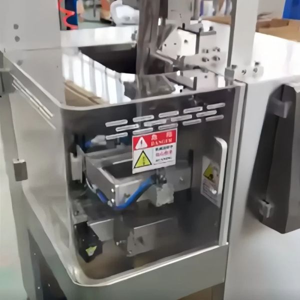 Continuous Automatic Granule Packing Machine High Speed Multi Function Packaging Machine