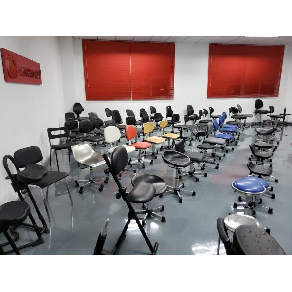 Polyurethane Foam Ergonomic ESD Chairs Non Slip Surface 5 Star Electroplating Base