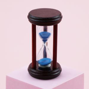 China Customized Wooden Hourglass 2 Minute Vintage Sand Clock Hourglass on sale
