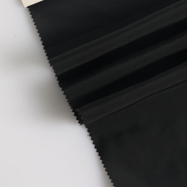 Robust and durable jacket/down jacket recycled polymer shape memory fabric
