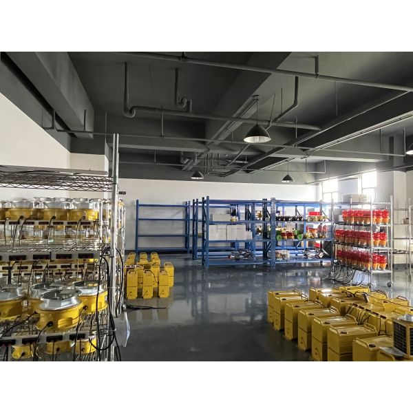 IP66 Waterproof Heliport Elevated Light with 100,000 Hours Lifespan and 360° Beam Angle