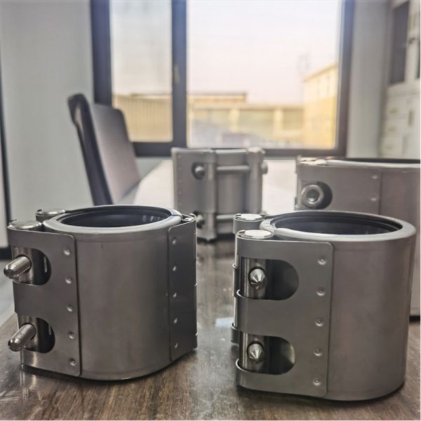 Single card multi-functional pipeline connector plugging device; Hafner ring type single card pipeline repair device.