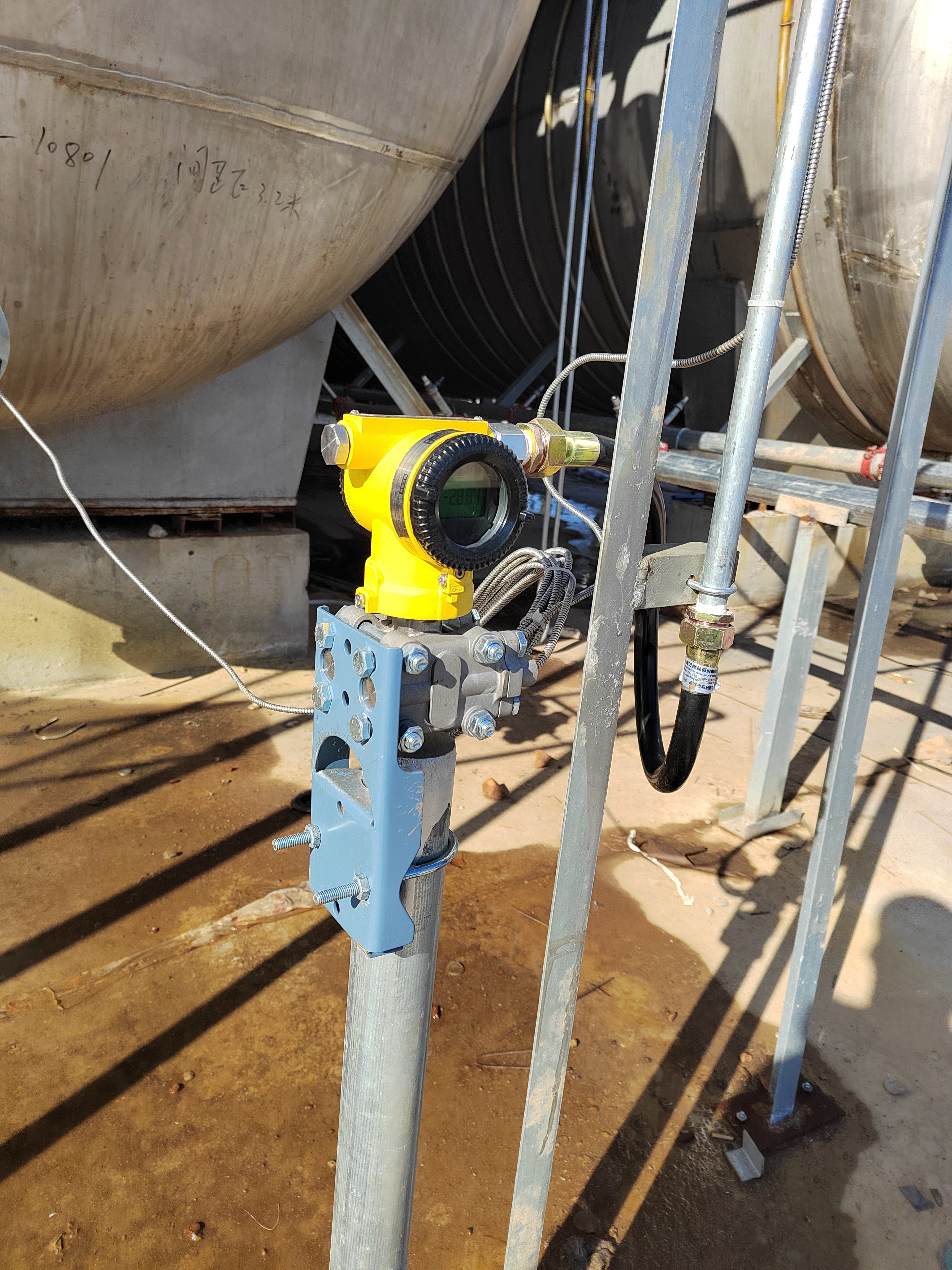 High Temp, High Viscosity & Scale Build-up, Large Blind Spots? Shandong FRD Sensor FD3051 LD Remote Flange Level Transmitter Solves Level Measurement