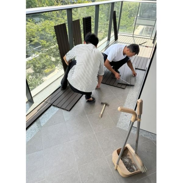 Fire Retardant WPC Garden Tiles WPC Tile Flooring Safe Decking