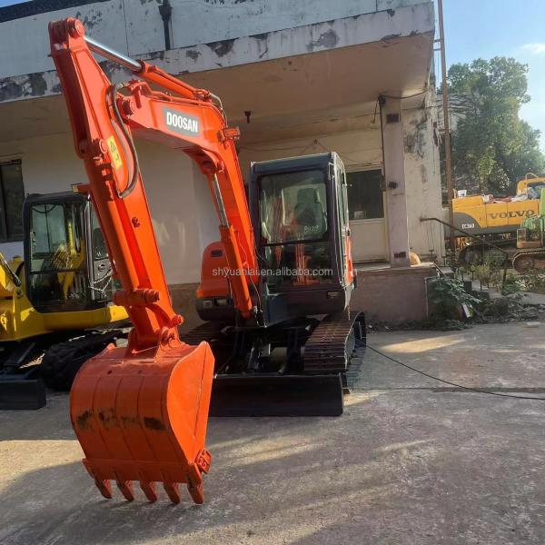 Used mini Excavator DOOSAN dx60 Excavators made in Korea / Doosan Small Digger dh55 dh60 dx60