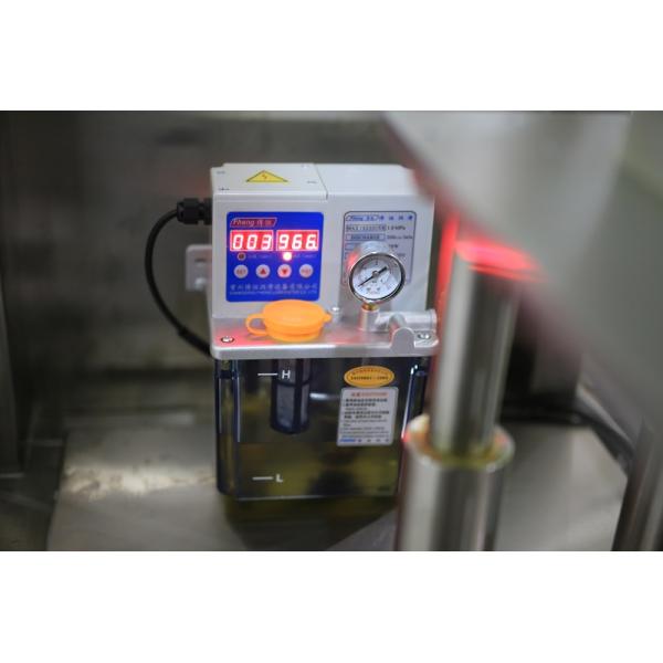 Laundry Detergent Automatic Capping Machine 4 / 6 / 8 Heads High Speed