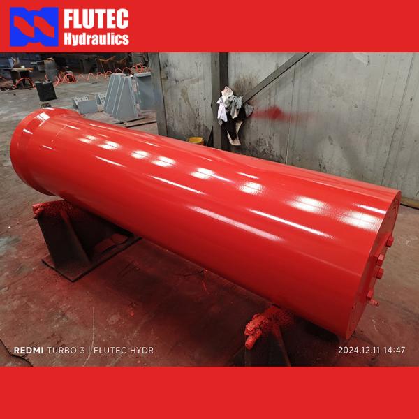 Customised Regulated Type Piston Accumulator