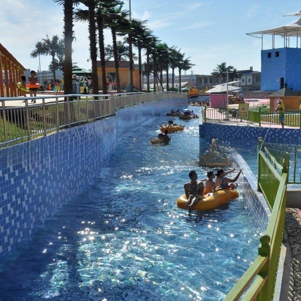 Colourful Customizable Lazy River At Water Park Outdoor Playground
