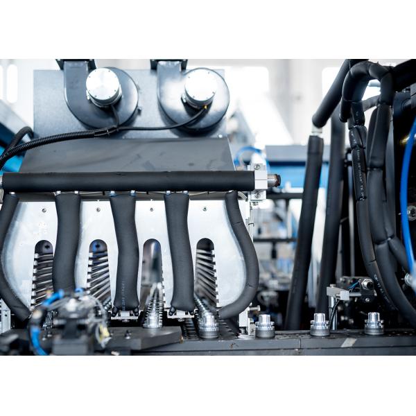 3000BPH - 4000BPH Automatic Blow Molding Machine 4 Cavity Servo Pet Bottle Making Machine
