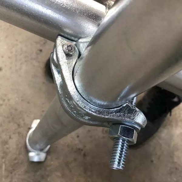 48.3mm Scaffolding Right Angle Coupler with Hot Dip Galvanized Finish and Grade 8.8 High-Strength T-Bolts