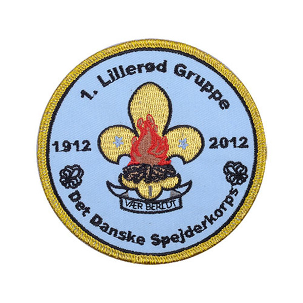 Iron On Embroidered Cloth Patches Customized Shape Chenille Fabric