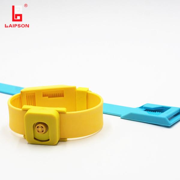 Cattle RFID Cable Tie , Identification Ring For Distinguishing Diseases And Management