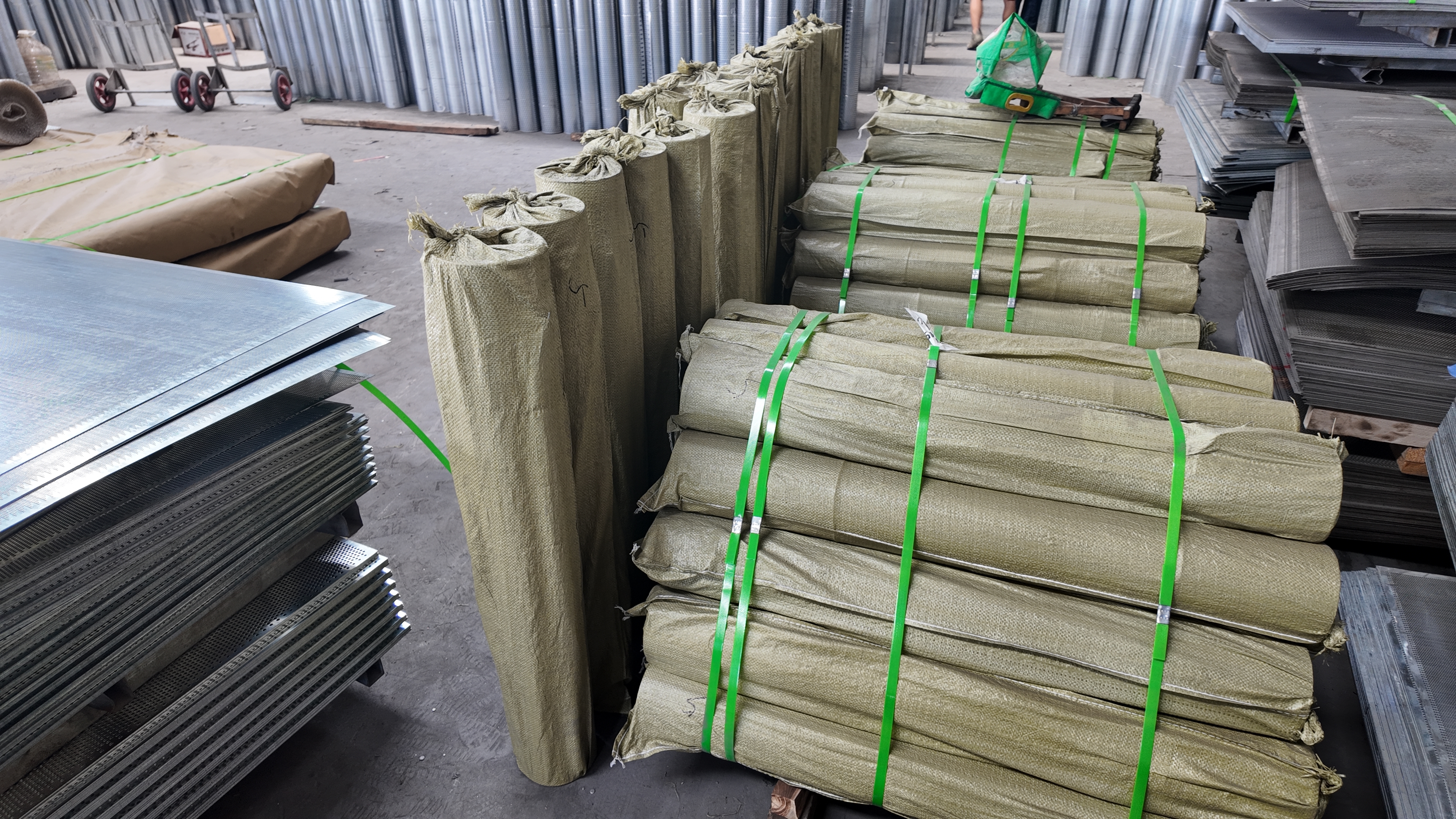 Galvanized Perforated Metal Coil Custom Hole Perforated Sheet Roll