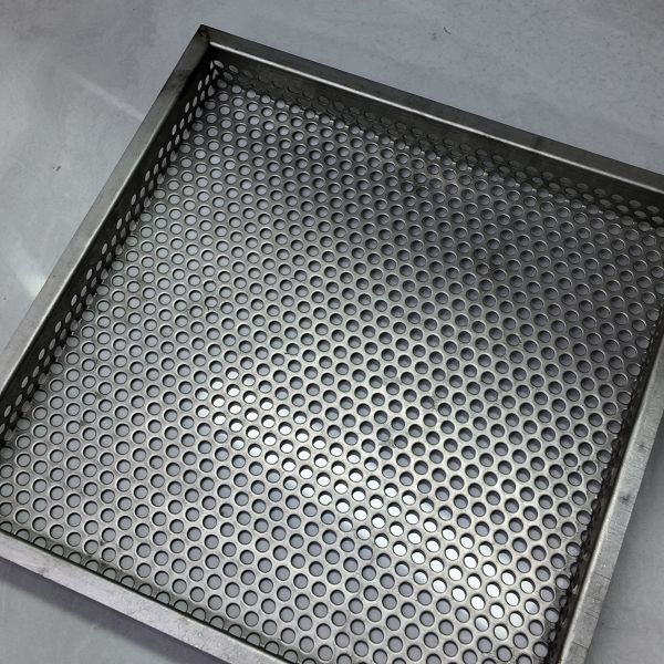 2.5mm Hole Diamete Galvanized Punched Metal Sheets Kitchen Colander