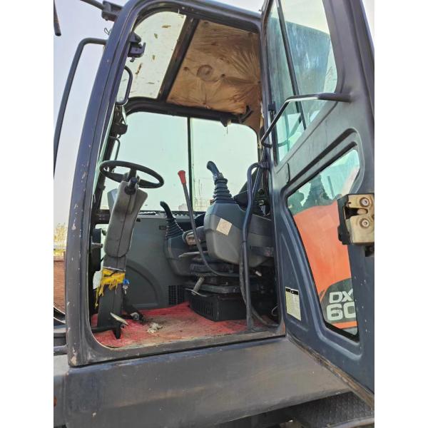 6000 KG Doosan Dx60 Second-hand Wheeled Excavator with and Original Hydraulic Valve