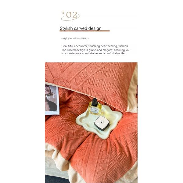 100% Polyester Fabric Winter Bedding Set Design with Luxury Bed and King Size Comforter
