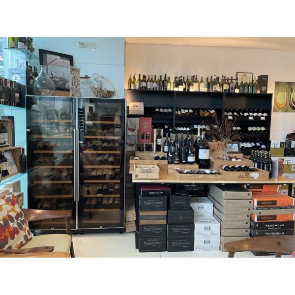 EPE Foam Packaging Wine Display Cabinet 16mm Thick Selectable MDF