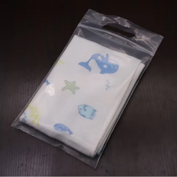Wholesale Degradable Recyclable EVA Handled Zip-Lock Bags Matte/Transparent Garment Packaging Strap for Packing Shoes/Garments