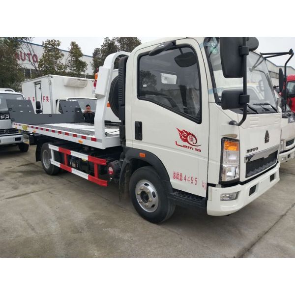 Medium Duty Flatbed Tow Truck , 5 Tons 24 Hour Tow Truck High Performance