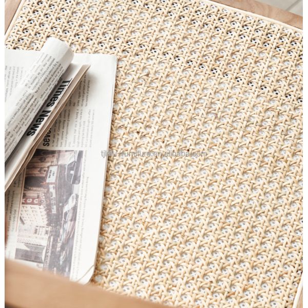 Mail Packing Sturdy Solid Wood Dining Chair with Modern Design and Stackable Rattan