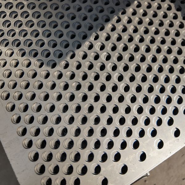 1.2mm Thick Silver Galvanized Perforated Metal Sheet Industrial Grade