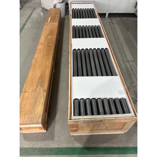 Customizable Pressureless Sintered SiC Roller 1650°C Heat Resistant for Roller Hearth Kilns